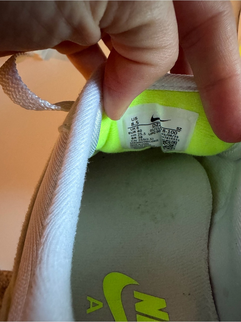Nike Air Low-Top Trainers - Picture 5 of 6